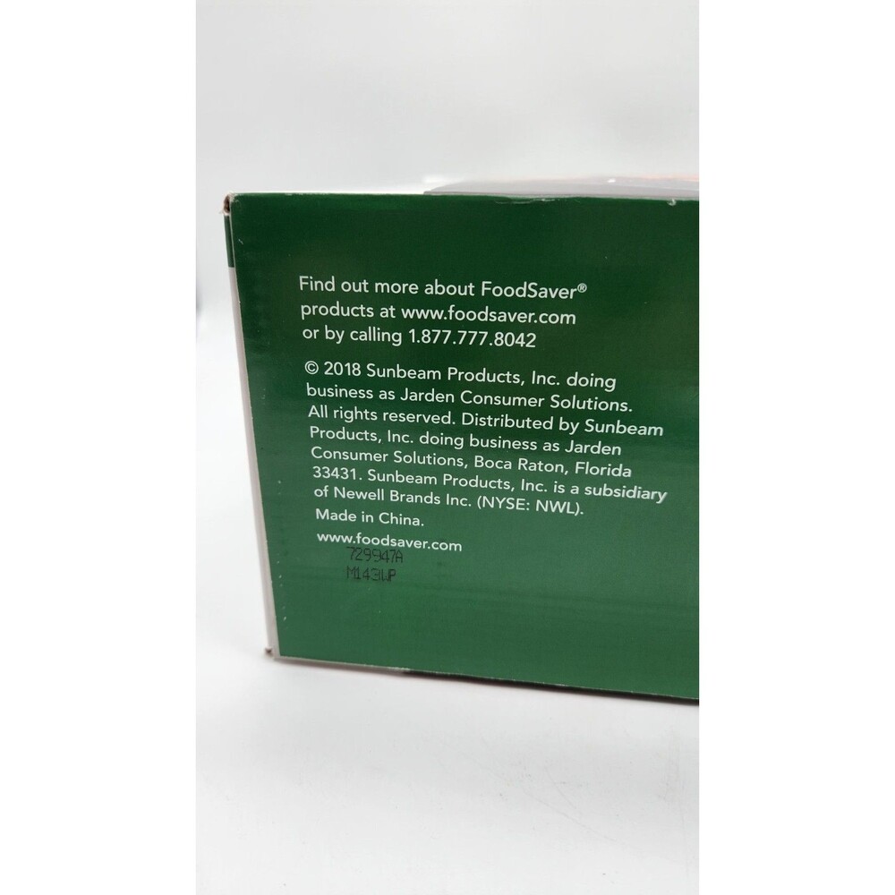 FoodSaver Special Value Vacuum Seal Combo Pack 8" & 11" Rolls 36 Pre-Cut Qt Bags - Picture 8 of 9